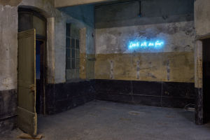 "Don't sell me fear", Neon installation of Kathrin Borer